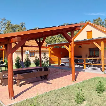 Apartament Toelgyfa Vendeghazak