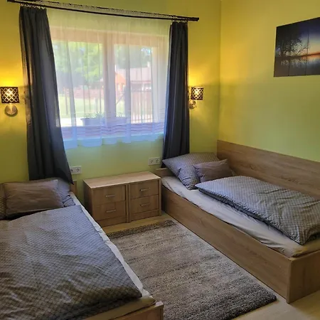 Toelgyfa Vendeghazak Apartament *